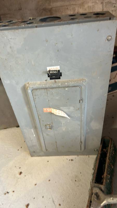 lot 7026 image: Main 200 Amp Electric Panel Breaker Box
