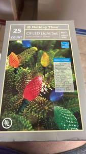 lot 6987 image: Holiday Time 25 Count C9 LED Light Set Multi Green Wire 14.5 Feet