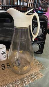 lot 6995 image: Proctor Silex Coffee Maker Thermal Carafe with Starburst Design