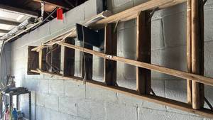 lot 7038 image: Wood Extension Ladder