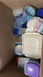 lot 7072 image: Assorted Food Storage Containers with Lids Lot