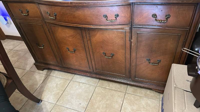 lot 7082 image: Antique Wood Sideboard Buffet Cabinet 4 Doors 2 Drawers 62x32x20