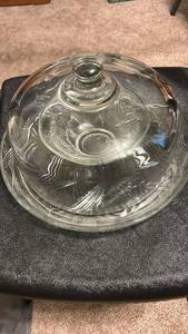 lot 6951 image: Glass Dome Covered Cake Dish with Finial Knob - reverses for a covered appetizer chip and dip
