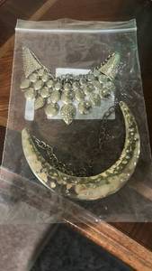 lot 60075 image: 2-Piece Metal Jewelry Set with Textured Leaf and Bead Charms