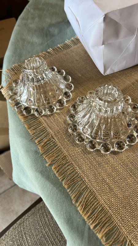 lot 7083 image: 2 Clear Glass Decorative Scallop Shell Dishes with Beaded Rim and Handles