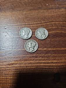 lot 71052 image: Three U.S. Mercury Dimes 1942-1943