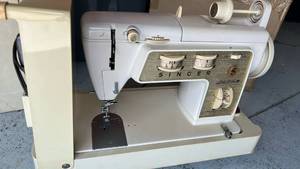 lot 503 image: Singer Magic Stitch Sewing Machine with Carrying Case