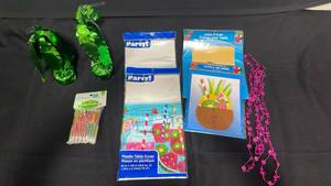 lot 7764 image: Party Supplies Lot Green Foil Umbrellas Parasols Table Cover Centerpiece