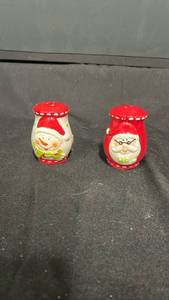 lot 7776 image: Holiday Salt and Pepper Shaker Set 2-Piece Santa Snowman