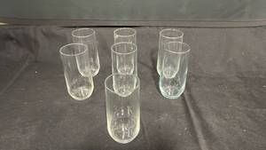 lot 7777 image: Set of 7 Clear Glass Drinking Glasses Assorted Sizes