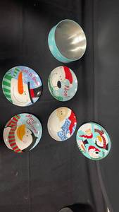 lot 7795 image: Holiday Christmas Plates Set 4 Pieces Snowman Santa Design