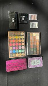 lot 7807 image: Cosmetics Lot Eyeshadow Palettes Makeup Sets Bundle