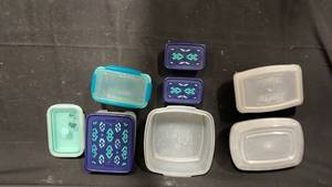 lot 7853 image: Food Storage Containers Lot 9 Piece Set Clear Lids