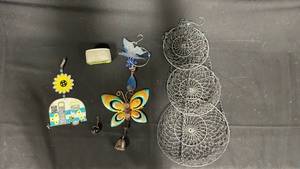 lot 7862 image: Decorative Wind Chimes and Ornaments Lot 8 Pieces