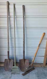 lot 46 image: Garden Tools