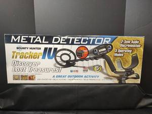 lot 200 image: NIB Bounty Hunter Tracker IV Metal Detector