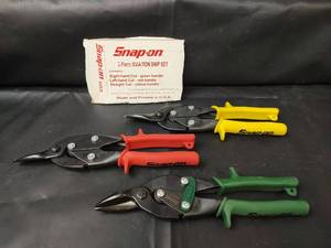 lot 226 image: New Snap-on Aviation Snip Set