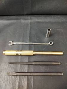 lot 230 image: New Snap-on Tools, Wrench, Socket, Punch, Chisel and Brass PinDrift Punch