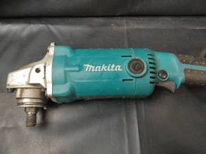 lot 236 image: Makita GA5020Y 5 Inch Angle Grinder 120V 10.5A 11000 RPM
