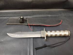 lot 244 image: Survival Hunting Knife with Sheath