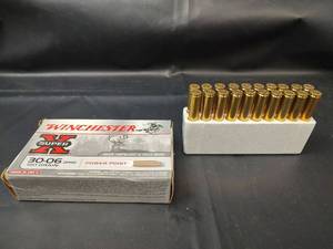 lot 253 image: Winchester Super X 30-06 SPRG 150 Grain Power-Point Ammunition