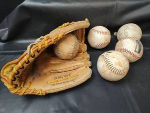 lot 275 image: Rawlings RBG 60T Baseball Glove with Baseballs