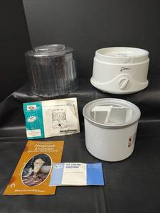 lot 289 image: Deni Model 5100 Automatic Ice Cream Maker 62W 120V with Manual