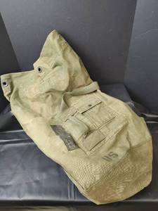 lot 299 image: U.S. Military Duffle Bag