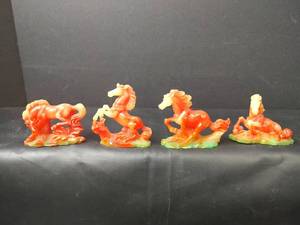 lot 331 image: Vintage Wild Horse Resin Decor Statues