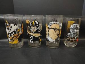 lot 340 image: Vintage McDonalds Hall of Fame Steelers Collector Glasses