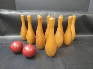 lot 342 image: Vintage Wooden Bowling Pin Set