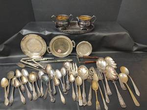 lot 365 image: Assorted Vintage Silverplate Flatware and Serving Lot