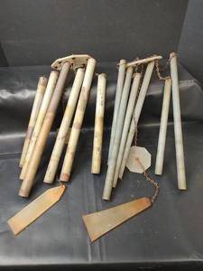 lot 382 image: Metal Wind Chimes