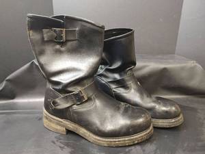 lot 385 image: Herman Survivors, Mens Size 12 Leather Boots