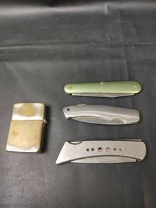 lot 407 image: Folding Knives and Lighter