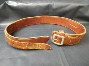 lot 411 image: Weightlifting Leather Belt, 42.5 inches long