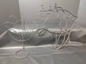 lot 432 image: Metal Plant Holders