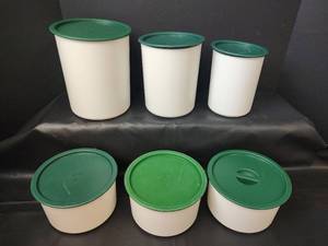 lot 470 image: Tupperware Storage Container Set