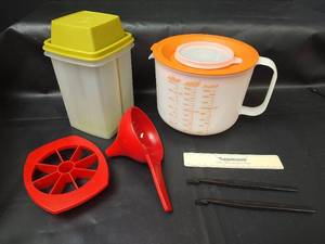 lot 473 image: Assorted Tupperware Storage and Cooking Accessories