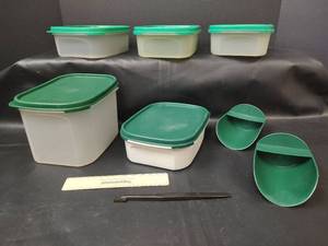 lot 479 image: Tupperware Storage Containers with Scoops
