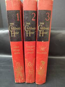 lot 486 image: Vintage, The Childrens Hour,1953 Spencer Press First Story Book Fairy Tales