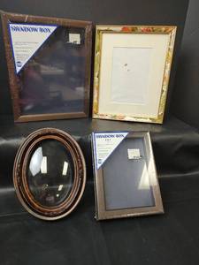 lot 494 image: Shadow Box Display Frames (2)5x7 and 8 x 10 with Oval 4.5 x 6.5