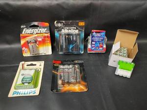 lot 513 image: Assorted Batteries