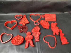 lot 515 image: Red Plastic Cookie Cutters