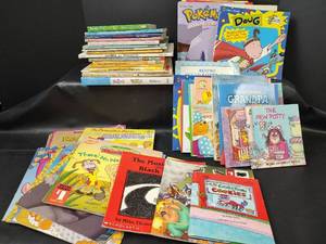 lot 531 image: Large Assortment Childrens Story Books