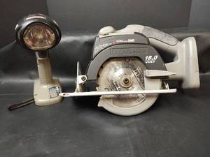 lot 533 image: Craftsman 18V Cordless Circular Saw and Worklight, Needs Battery
