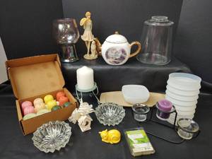 lot 542 image: Assorted Decorative Home Items