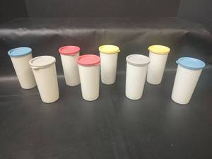 lot 557 image: Tupperware Cup Containers with Lids