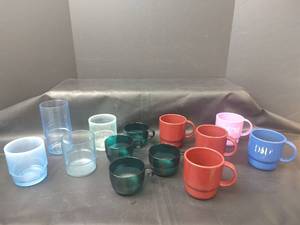 lot 574 image: Tupperware Mixed Drinkware Cups