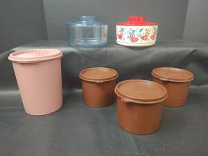 lot 577 image: Tupperware Storage Containers